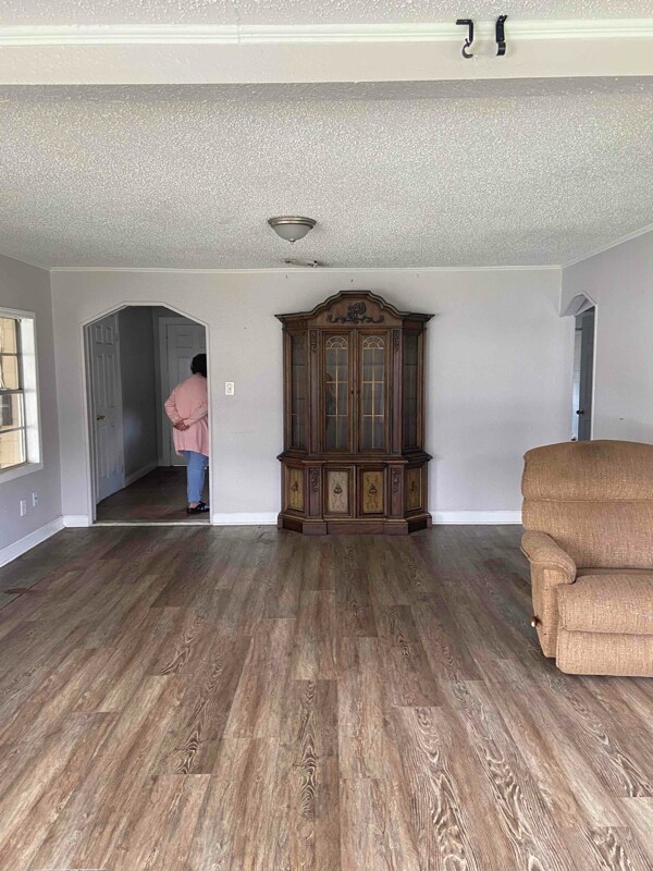 Building Photo - 2447 Burns St