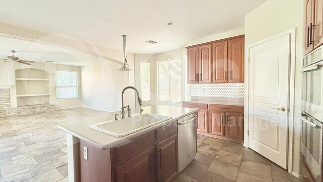 Foto del edificio - 24212 N 58th Ln