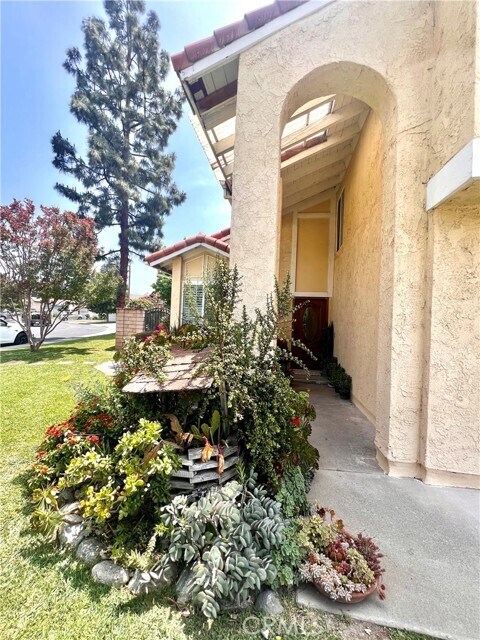 Building Photo - 3203 Hacienda Dr