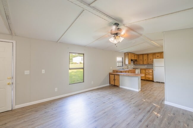 Building Photo - 193 Poe Dr