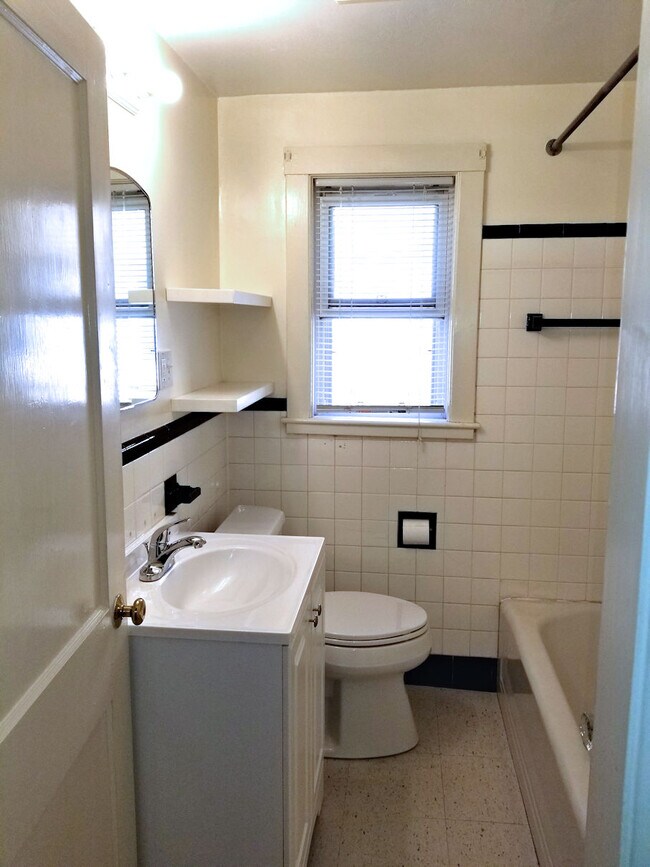 Baño - 42 Chandler St