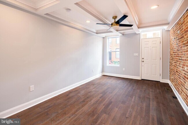 Foto del edificio - 1714 Patapsco St