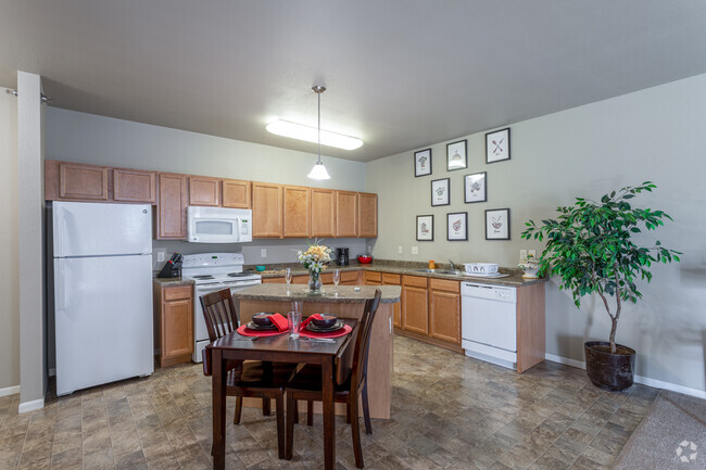 1BR, 1BA - 766SF - Boulder Ridge