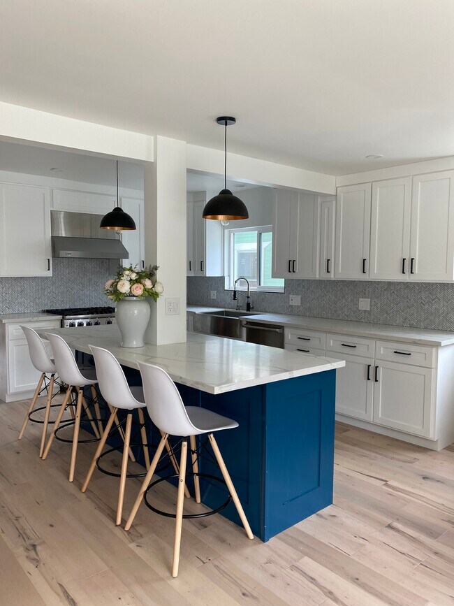 Foto del edificio - 2481 Walgrove Ave