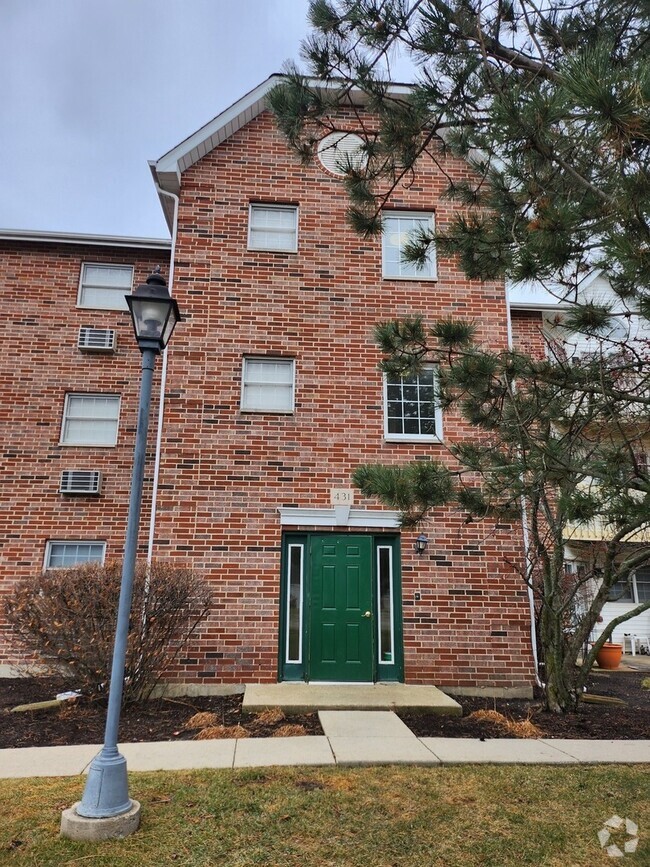 Building Photo - 431 Leah Ln