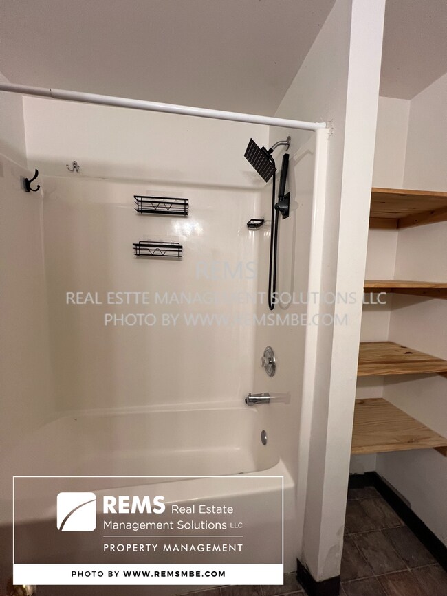 Building Photo - 33A Grand Canyon Dr