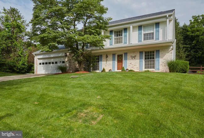 Building Photo - 2332 Nees Ln