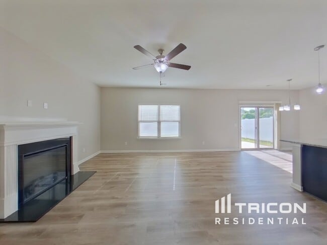 Building Photo - 204 Spring Knoll Dr