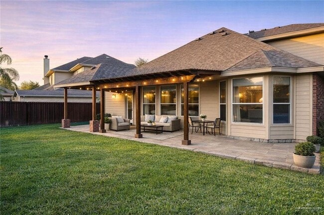 Building Photo - 15 El Sendero Ct