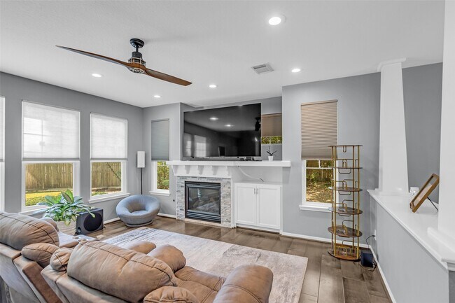 Foto del edificio - 26 Scarlet Woods Ct
