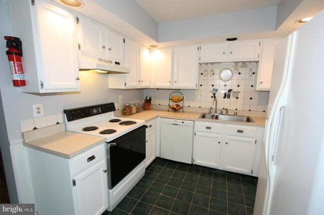 Foto del edificio - 8014 Greenspring Valley Rd