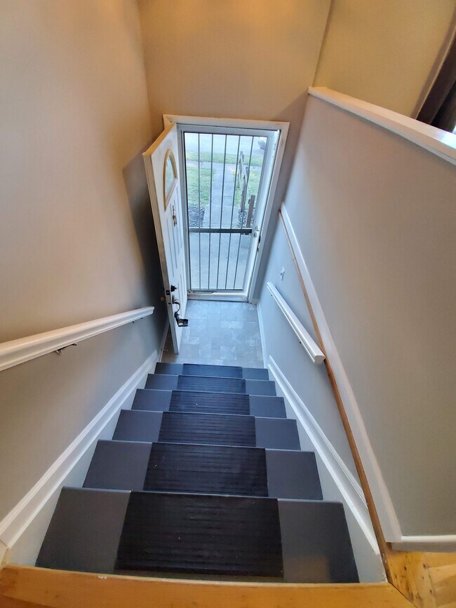 Building Photo - 9869 Dunraven Dr