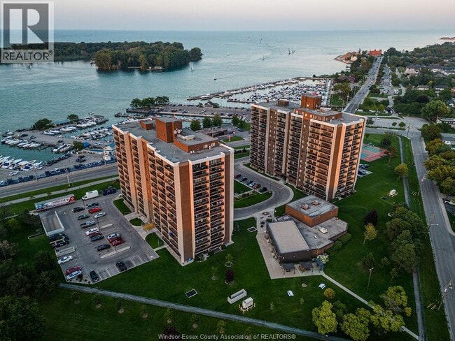 Building Photo - 9099 Riverside Dr E
