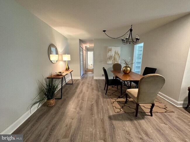 Building Photo - 349 Homeland Southway