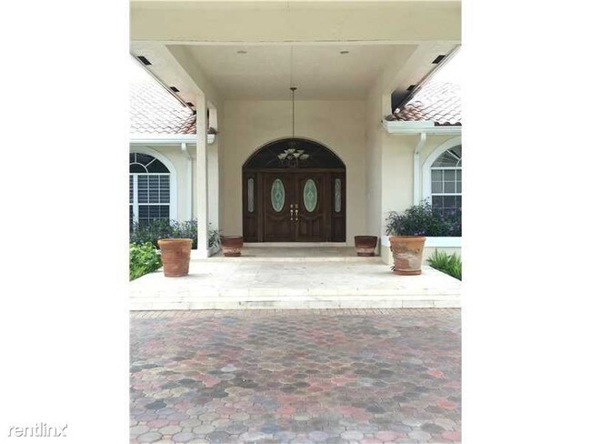 Foto del edificio - 8402 SW 112th St