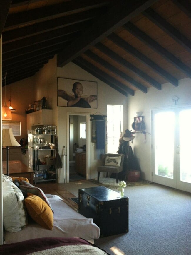 Living area - 1431 Penny Rd
