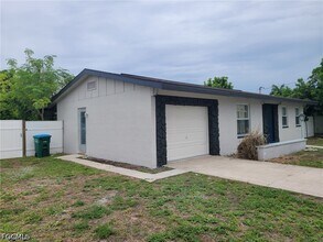 Building Photo - 3923 SE 12th Ave