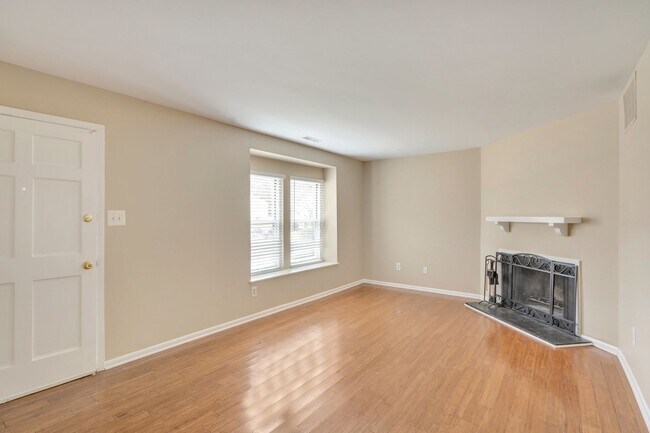 Foto del edificio - 2716 Gatewood Cir