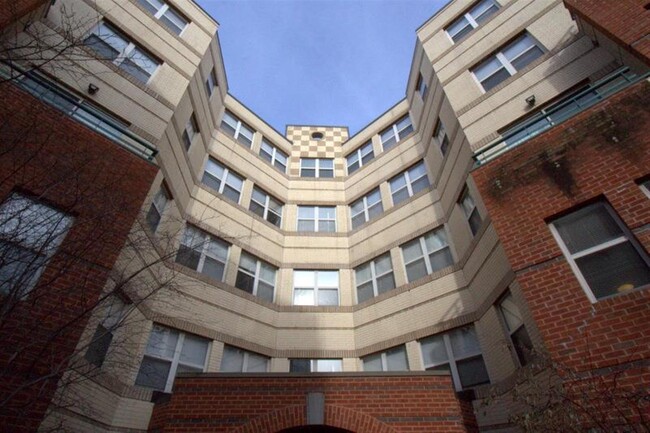 Building Photo - 13 Durham St