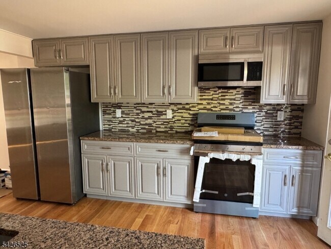 Foto del edificio - 87 Fairview Ave