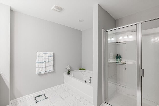 Building Photo - 209 Oak Leaf Dr