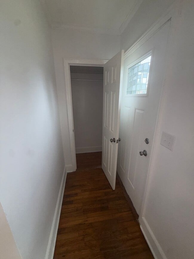 Building Photo - Charming All-Brick 2BR Home with Spacious Yard & Prime Columbia Location