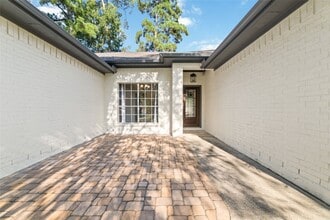 Building Photo - 28207 Laura Ct