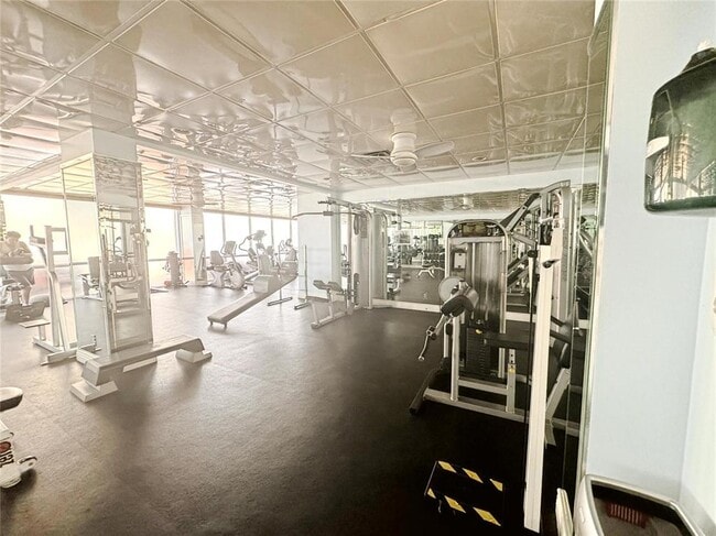Building Photo - 3850 Galt Ocean Dr