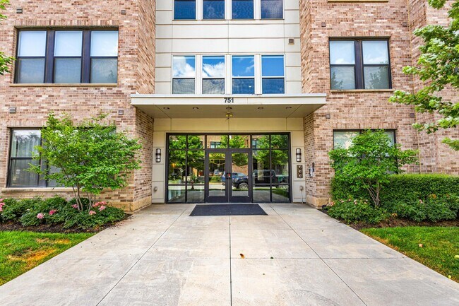 Foto del edificio - 751 N 6th St