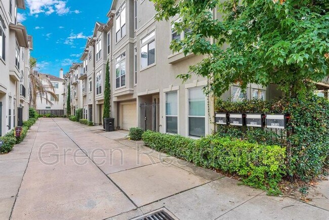 Building Photo - 126 Detering