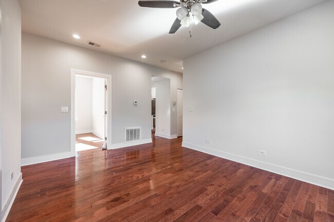 Foto del edificio - 1153 W Lunt Ave