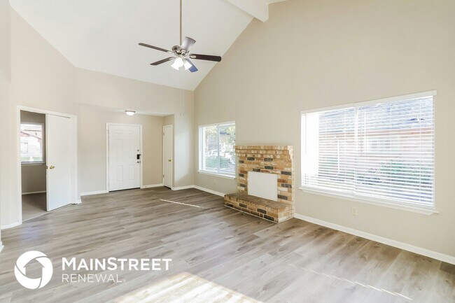 Foto del edificio - 15830 Gatebriar Dr