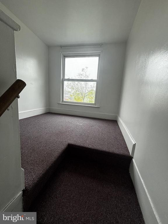 Building Photo - 4 E Vine St