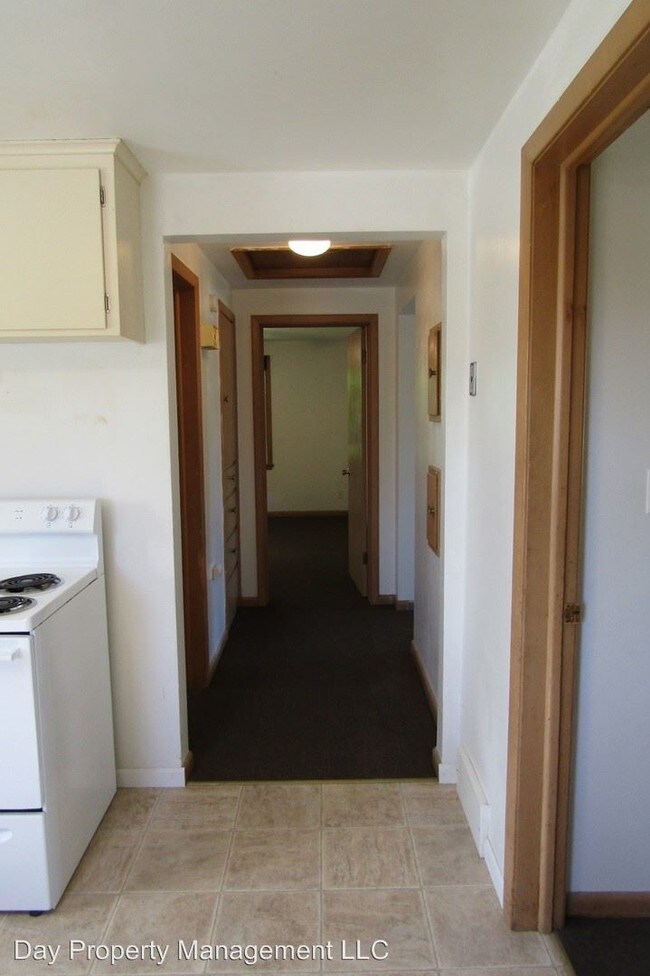 Foto del edificio - 741-743 Appleton Rd