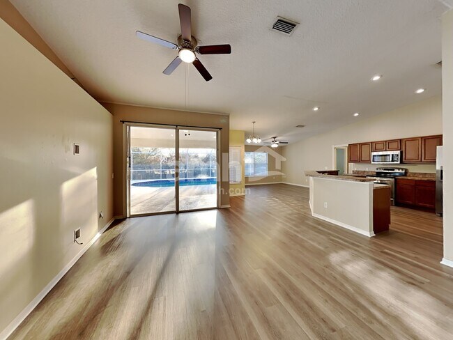 Foto del edificio - 3029 SE Wake Rd