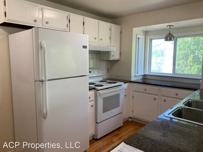 Building Photo - 5 br, 2 bath House - 1611 32nd St