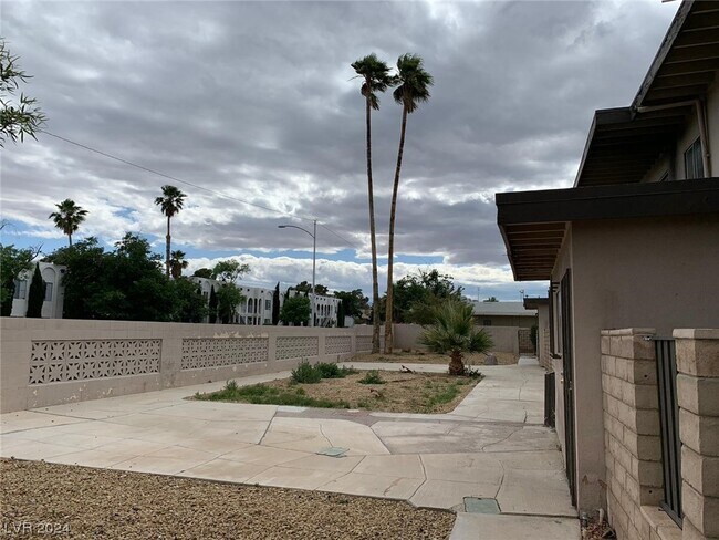 Building Photo - 6432 Casada Way