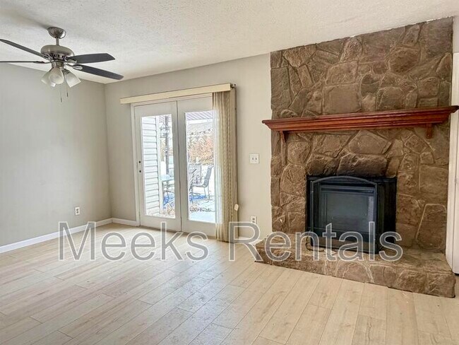 Foto del edificio - 205 Fairway Gardens Dr