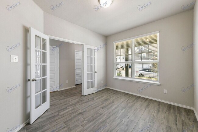 Building Photo - 5933 Hopkins Dr