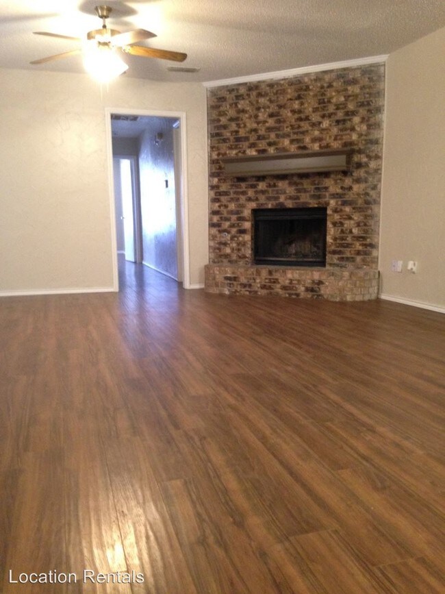 Building Photo - 2 br, 2 bath House - 6821 Iola Avenue