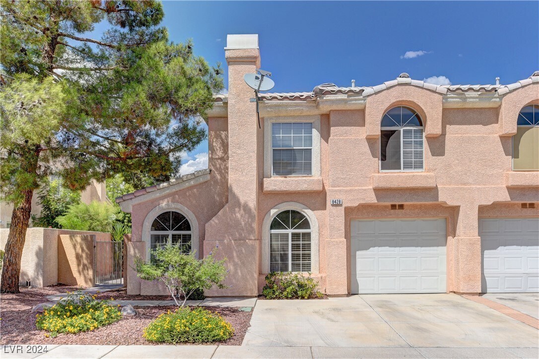 Foto principal - 8428 Majestic View Ave