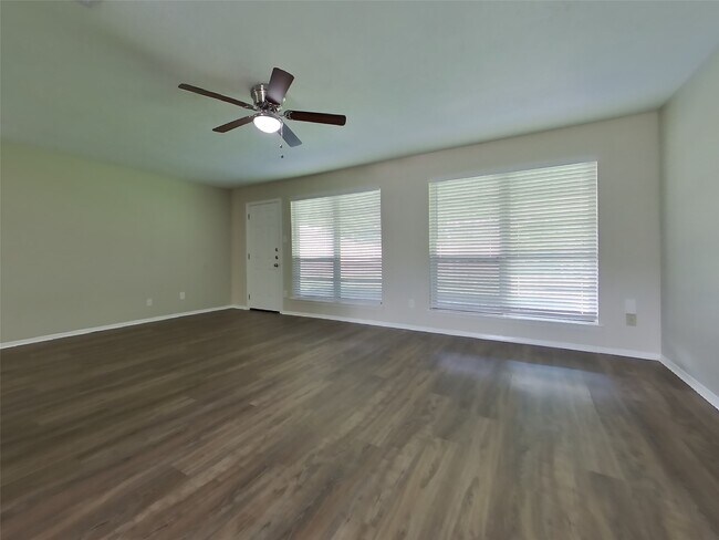 Foto del edificio - 2706 King James Ct