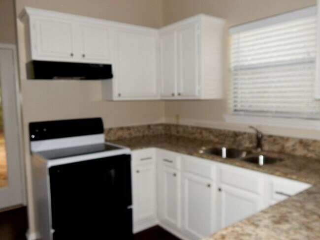 Building Photo - 420 Ulster Dr