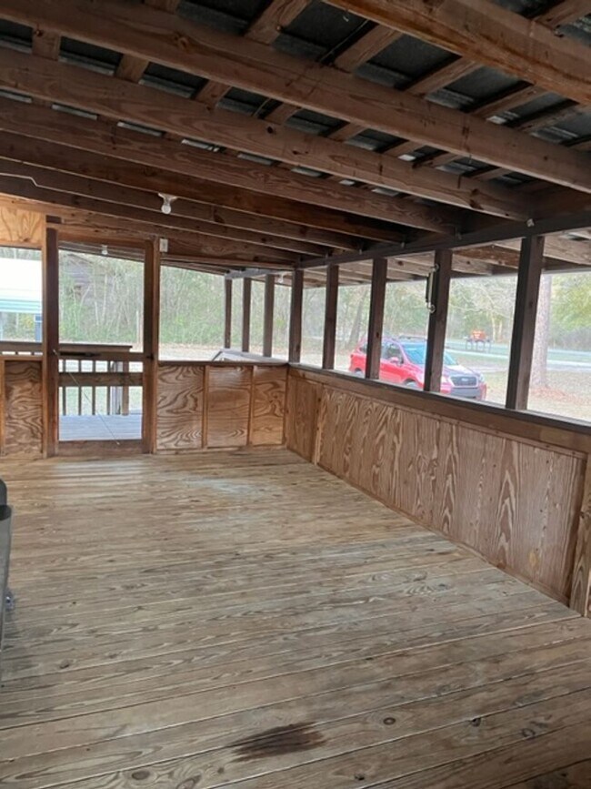 Building Photo - 2 Bedroom 2 Bath Home in Wakulla County
