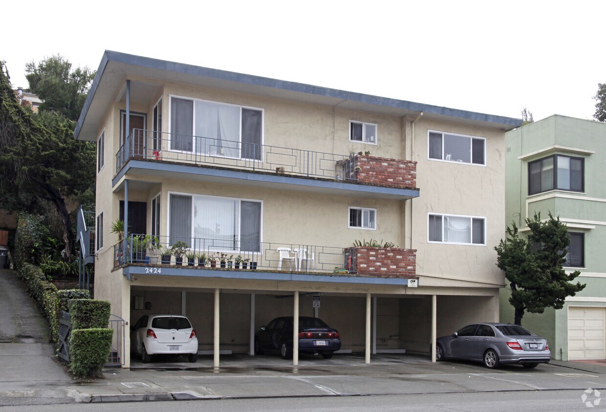 Primary Photo - 2424 Park Blvd