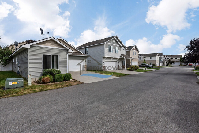 Building Photo - 2B2B Home with Fenced Backyard in Coeur D'...