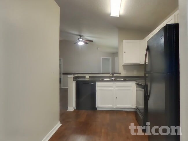 Building Photo - 3150 Kelling St