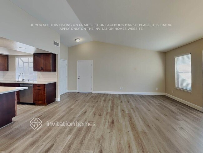 Foto del edificio - 8428 Mulcahy Ave