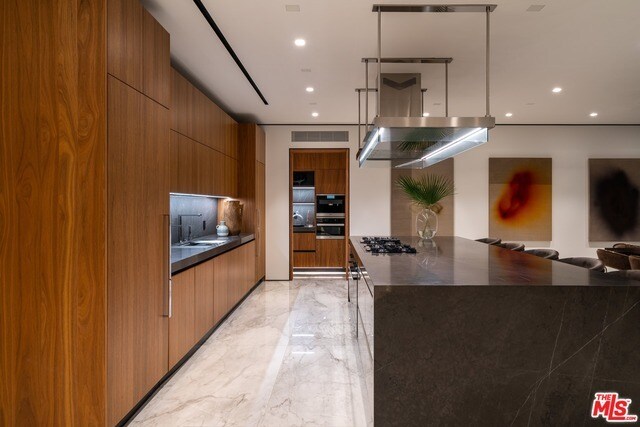 Building Photo - 9410 Sierra Mar Pl