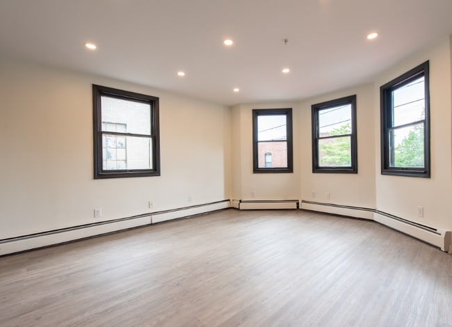 Building Photo - 32 Cargill St